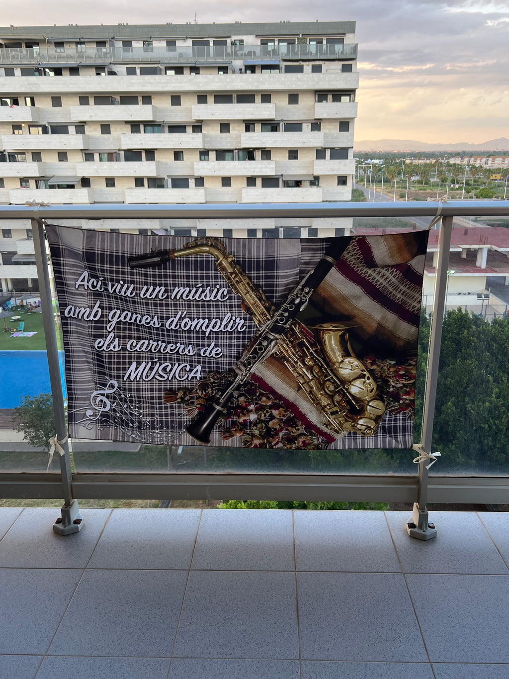 BALCONERA ACI VIU UN MÚSIC