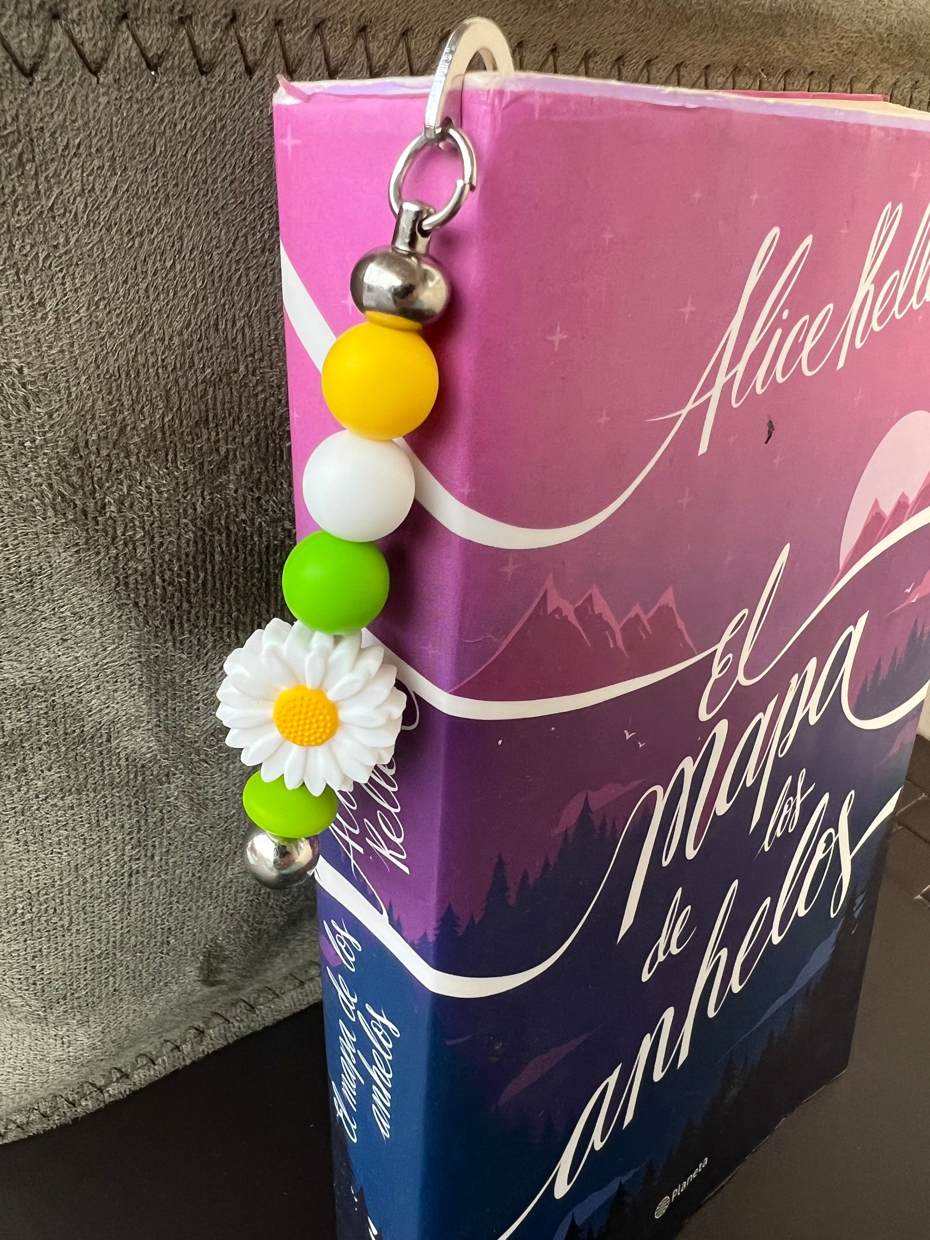 MARCAPÁGINAS LIBRO FLOR BLANCA