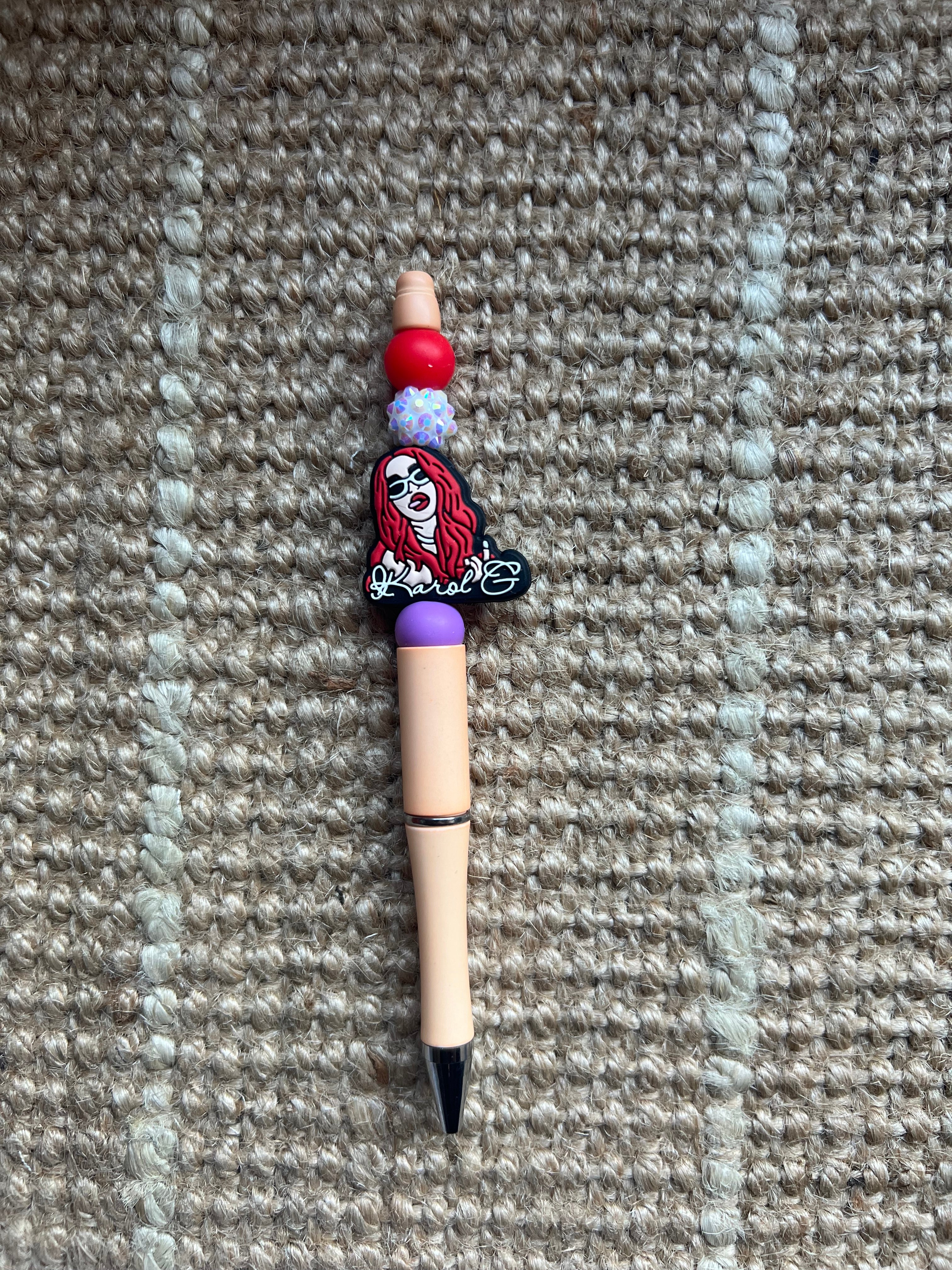 BOLÍGRAFO KAROL G ROJO